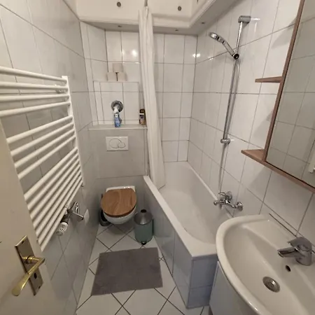 Cozy In A Spacious 70 Square Meter Appartamento *
